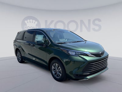 2026 Toyota Sienna LE