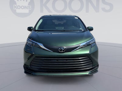 2026 Toyota Sienna LE