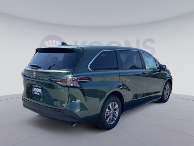 2026 Toyota Sienna LE