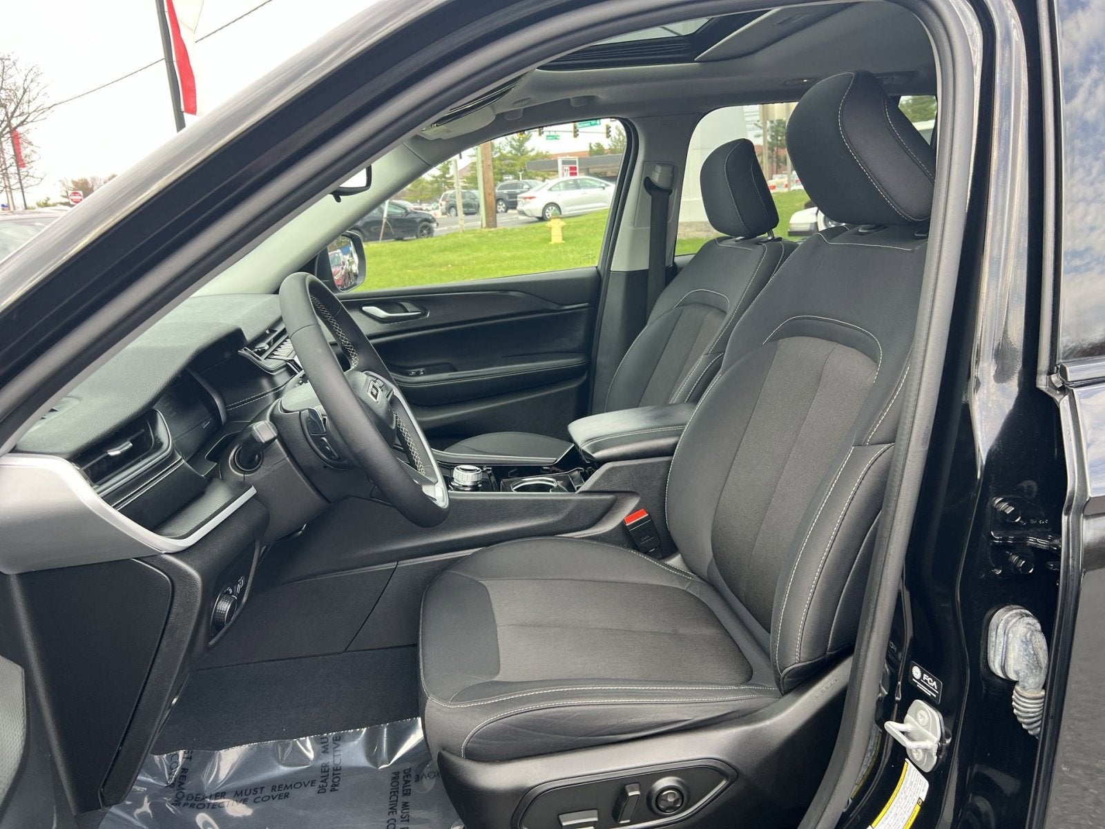 2023 Jeep Grand Cherokee Laredo