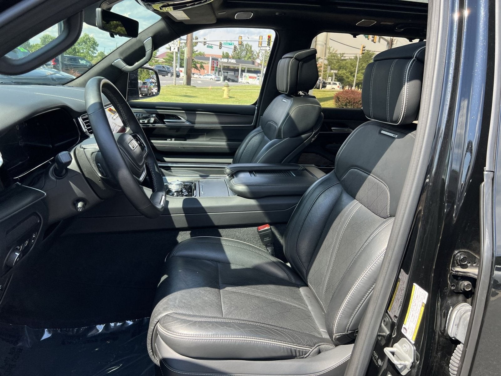 2023 Jeep Grand Wagoneer Series II