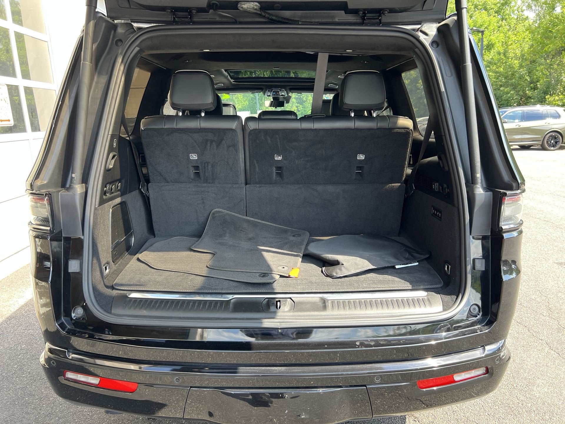 2023 Jeep Grand Wagoneer Series II