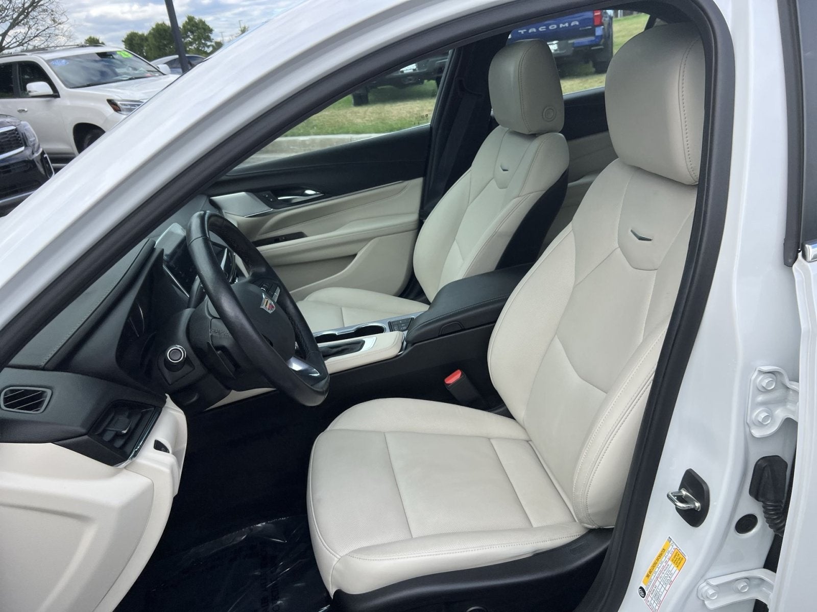 2023 Cadillac CT4 Premium Luxury