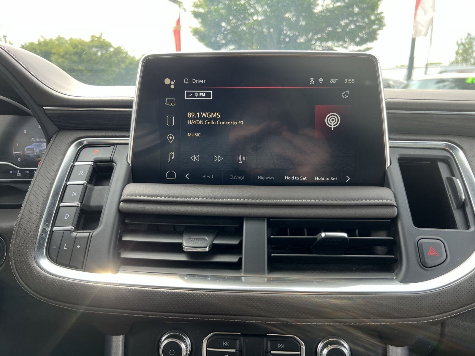 2024 GMC Yukon XL SLT