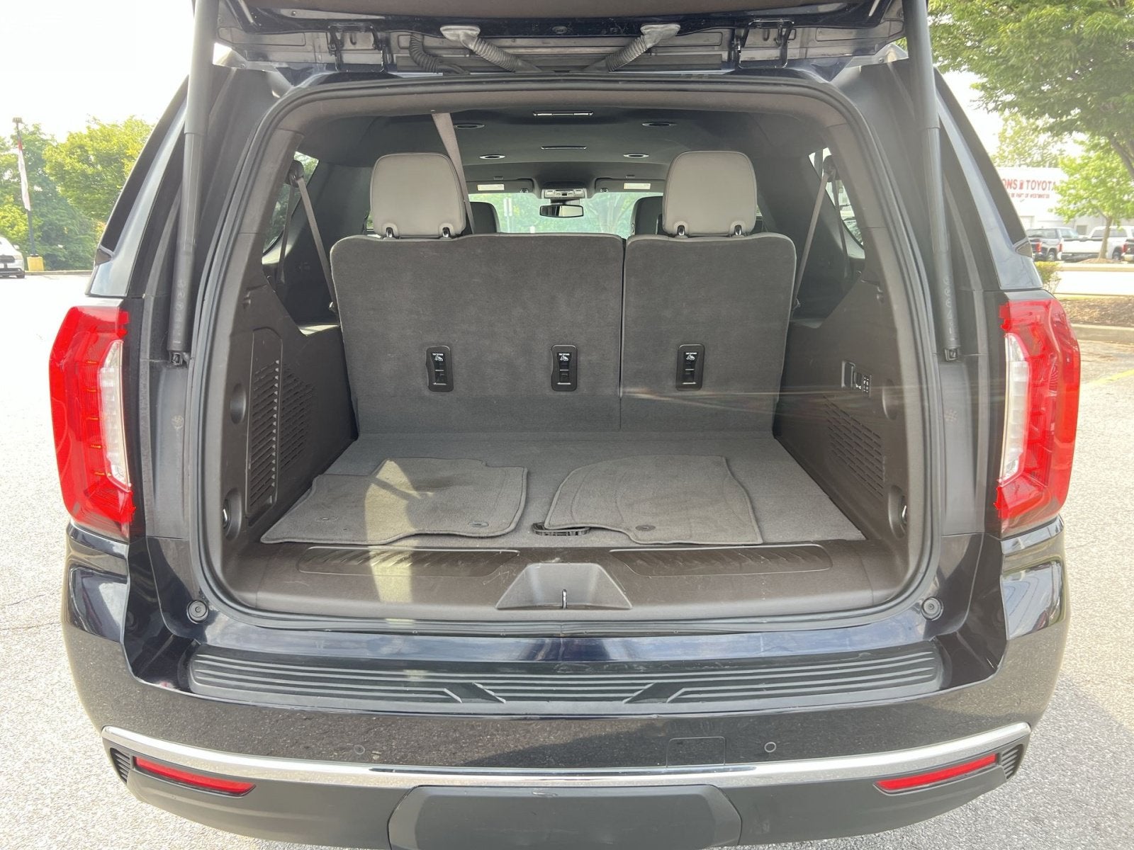 2024 GMC Yukon XL SLT