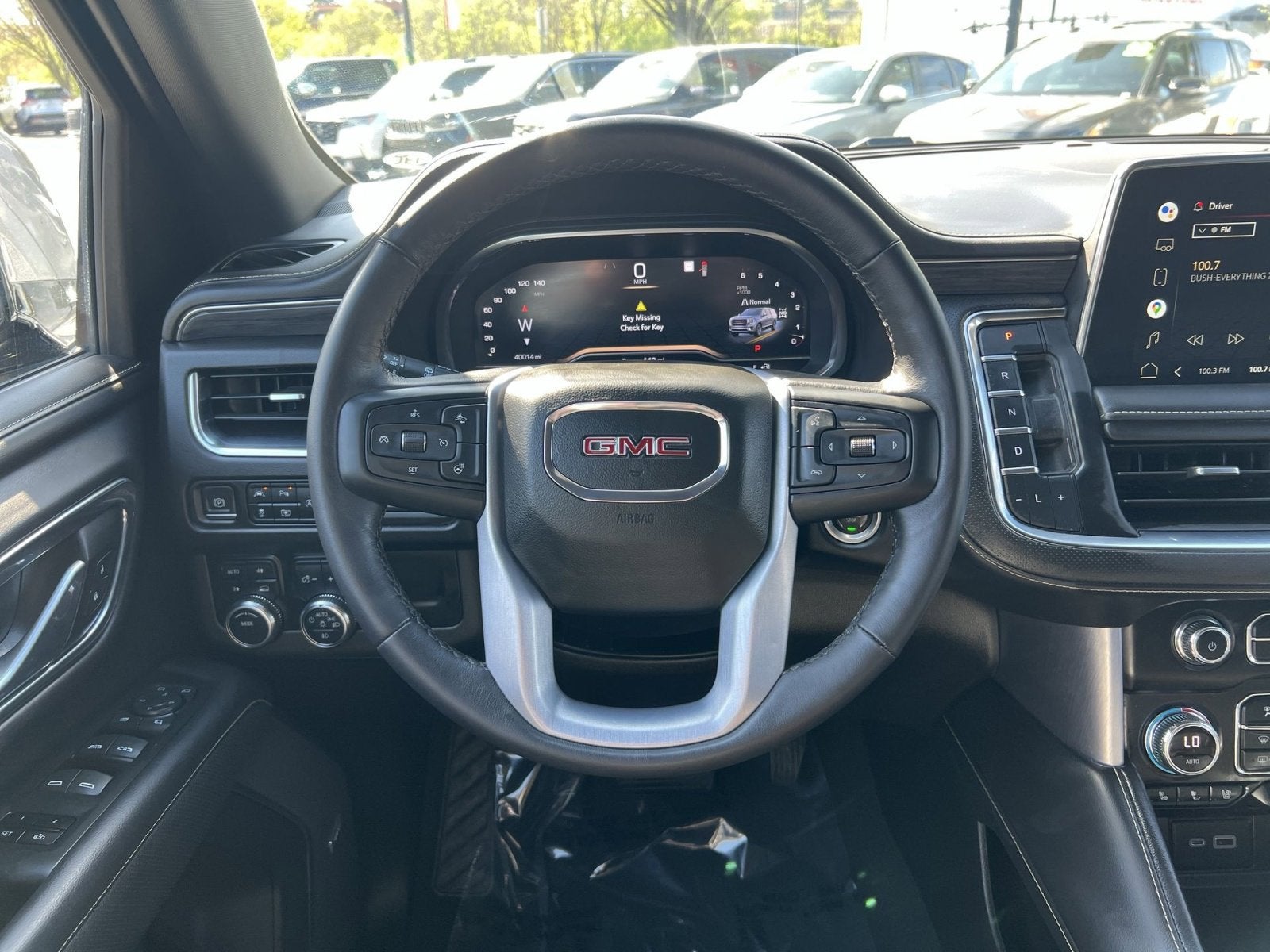 2022 GMC Yukon XL SLT