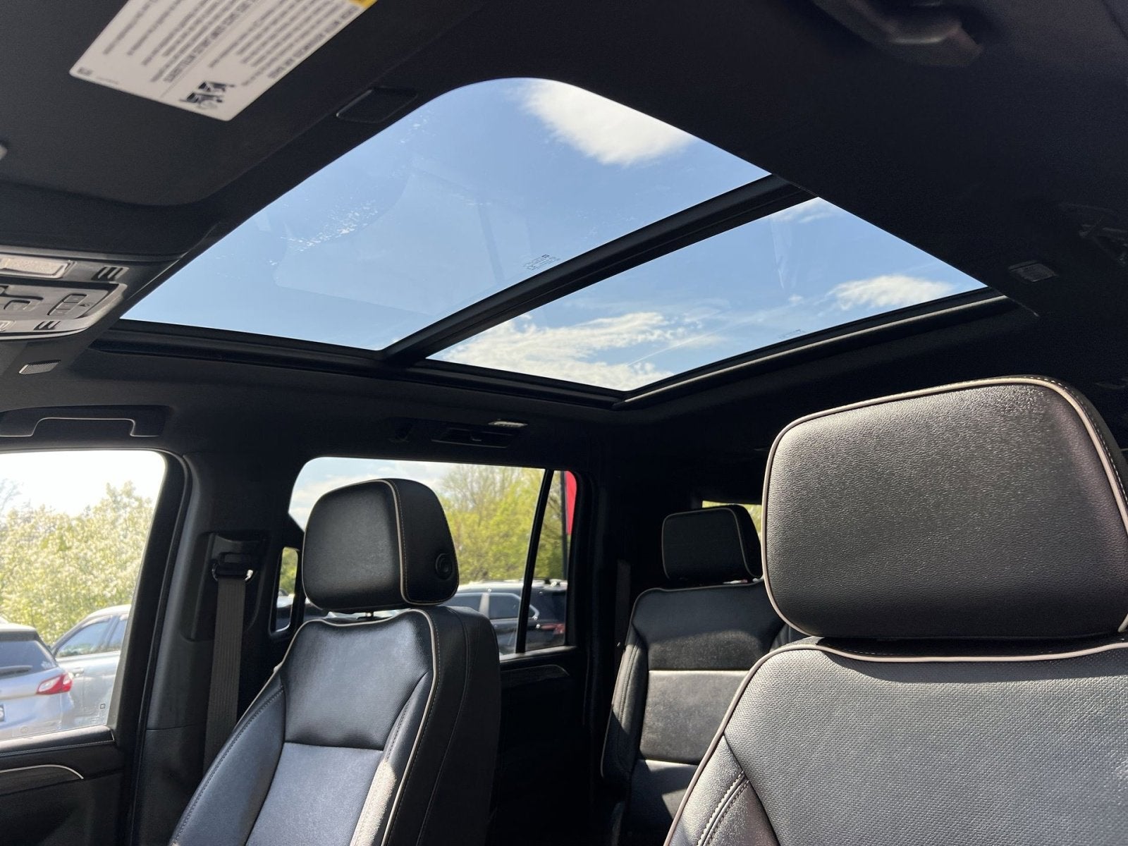 2022 GMC Yukon XL SLT