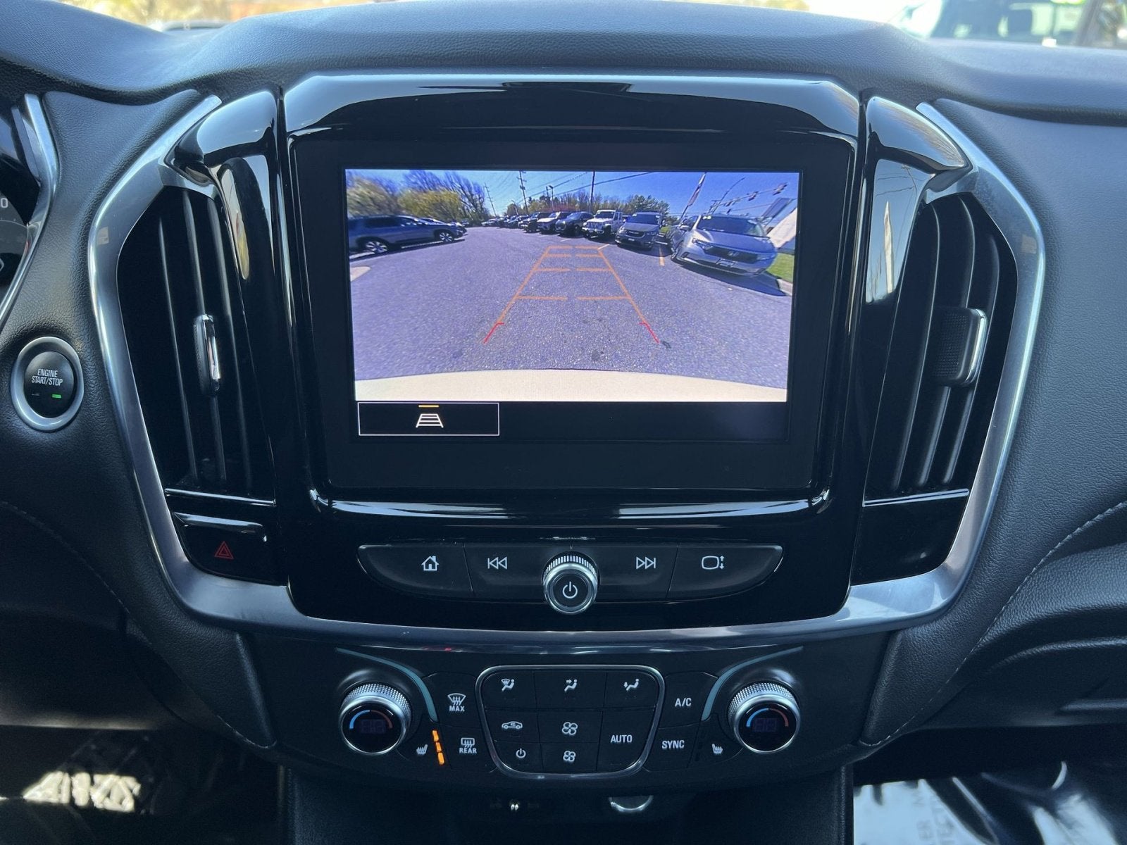 2023 Chevrolet Traverse LT