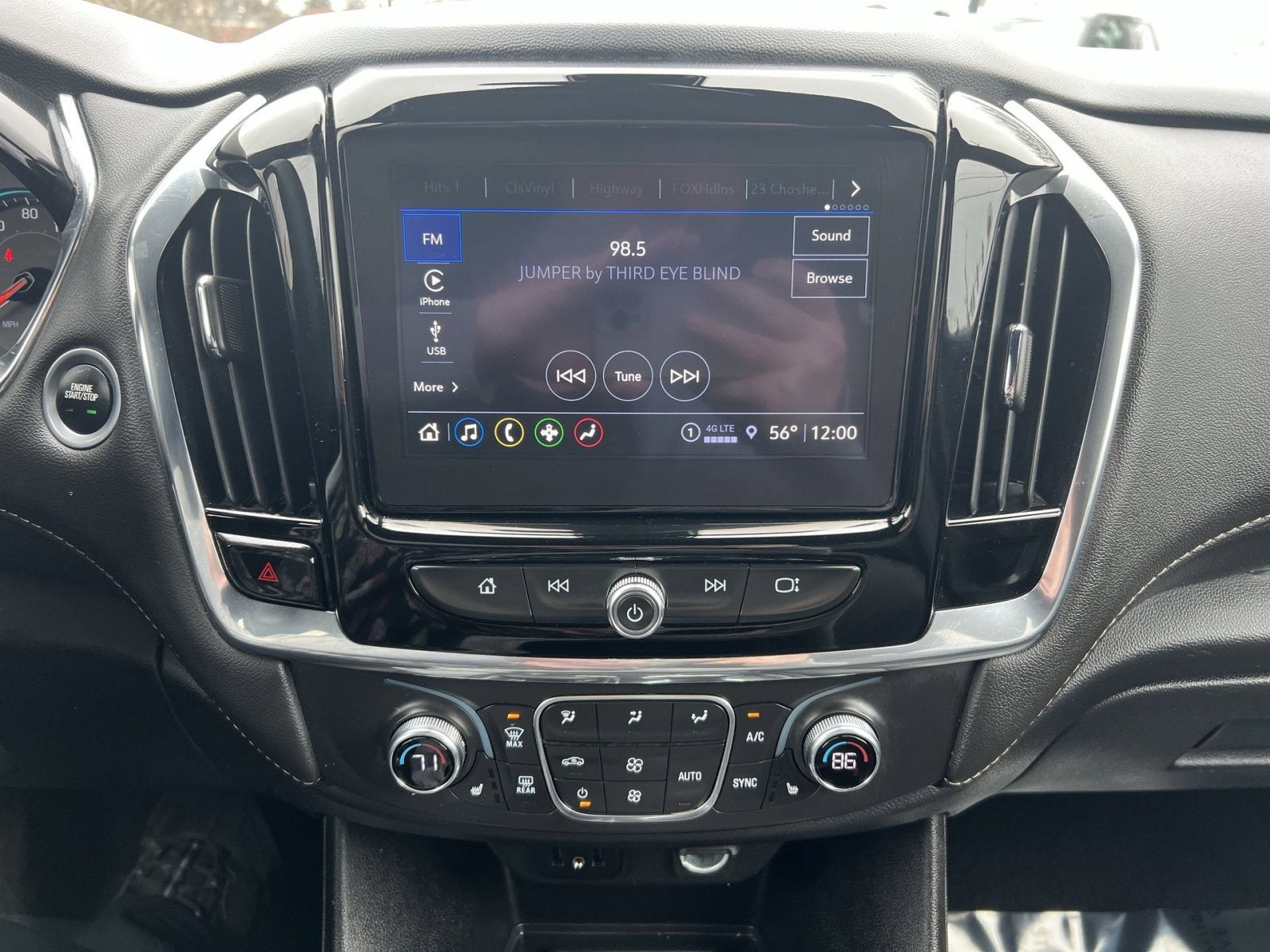 2023 Chevrolet Traverse LT Leather