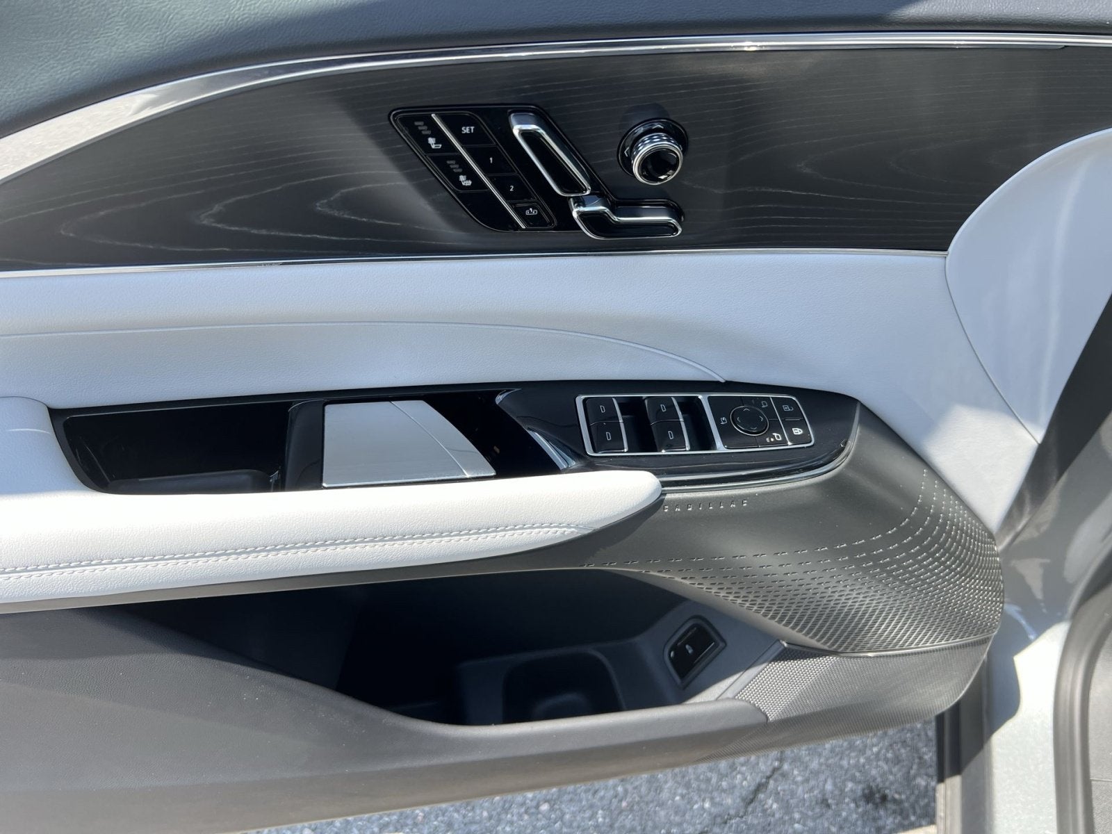2024 Cadillac LYRIQ Luxury