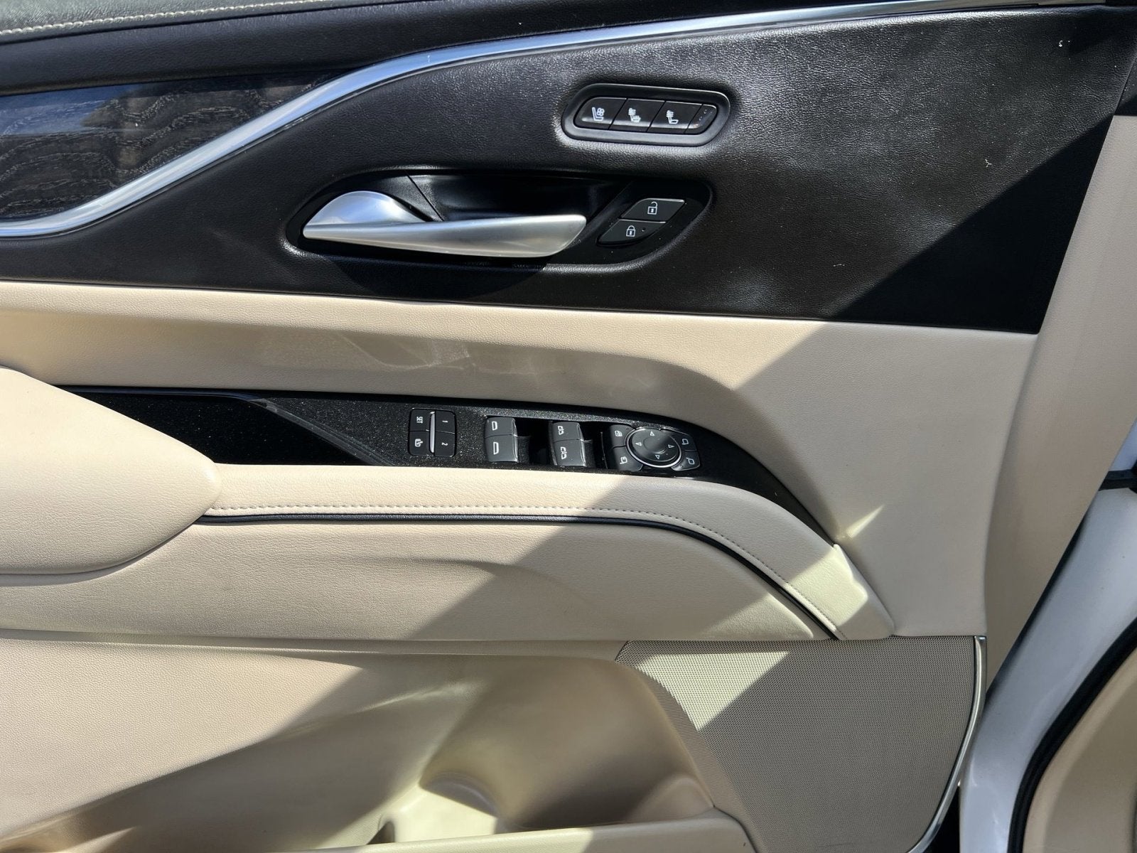 2023 Cadillac Escalade ESV Premium