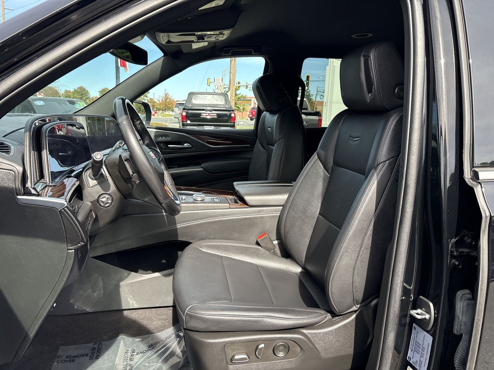 2023 Cadillac Escalade Luxury