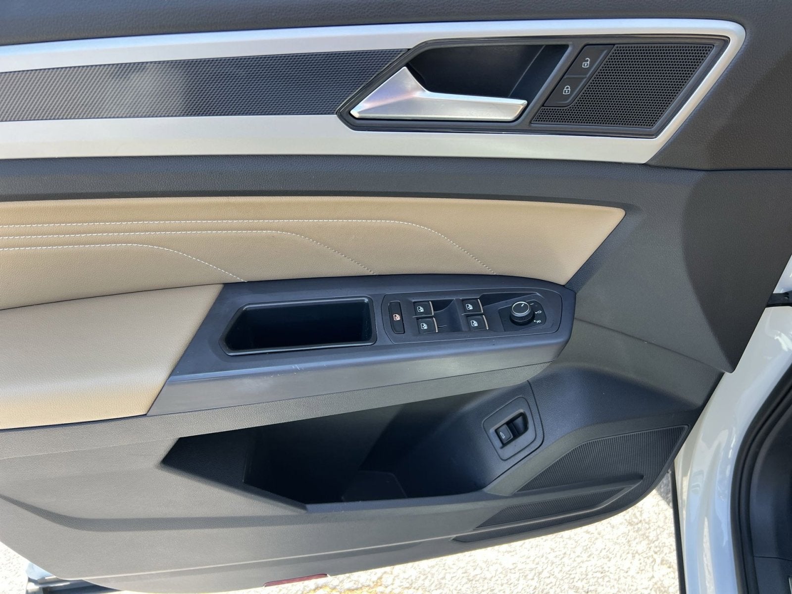 2021 Volkswagen Atlas Cross Sport 3.6L V6 SE w/Technology R-Line