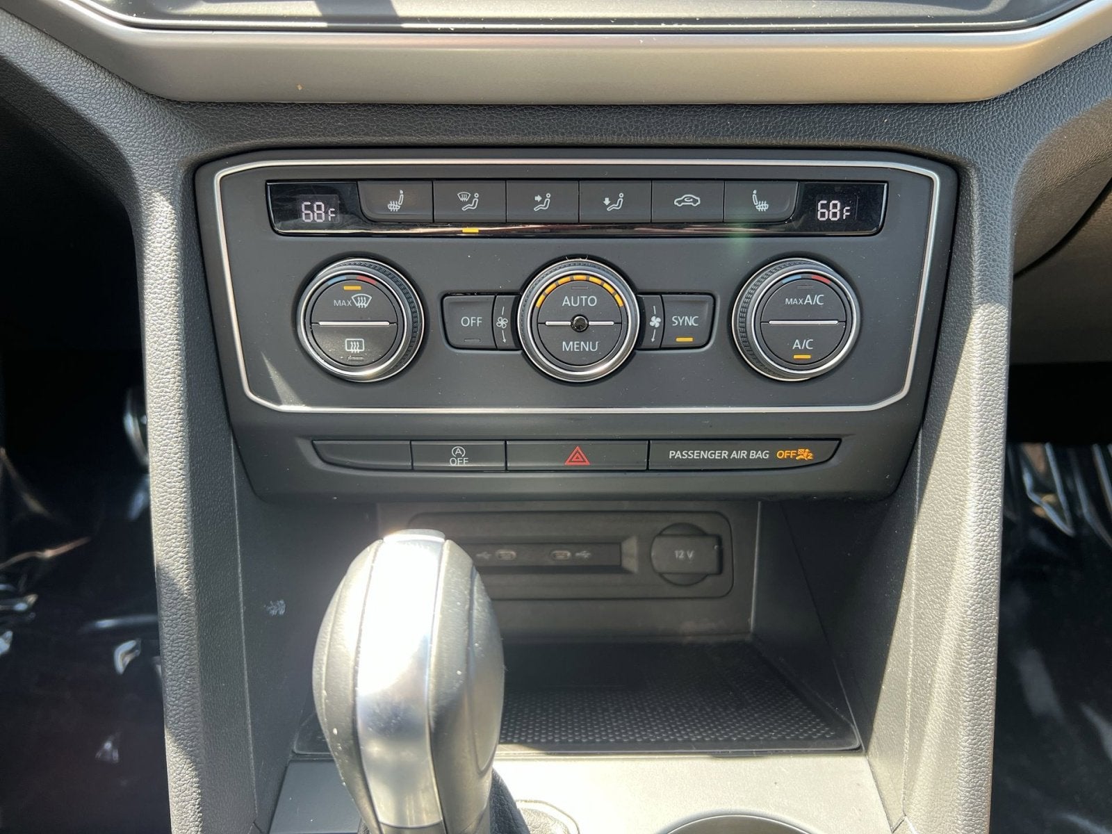 2021 Volkswagen Atlas Cross Sport 3.6L V6 SE w/Technology R-Line