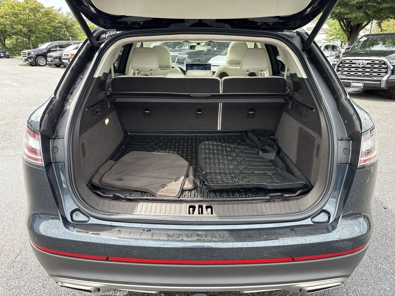 2023 Lincoln Nautilus Black Label