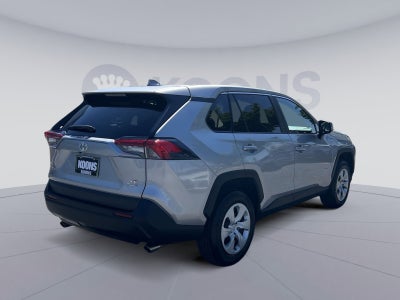 2024 Toyota RAV4 LE