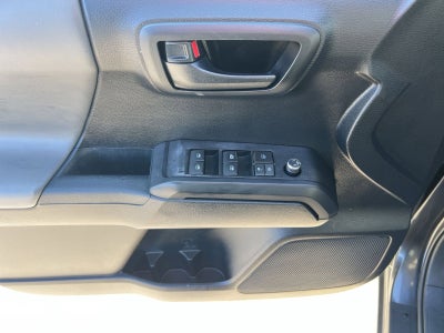 2017 Toyota Tacoma SR