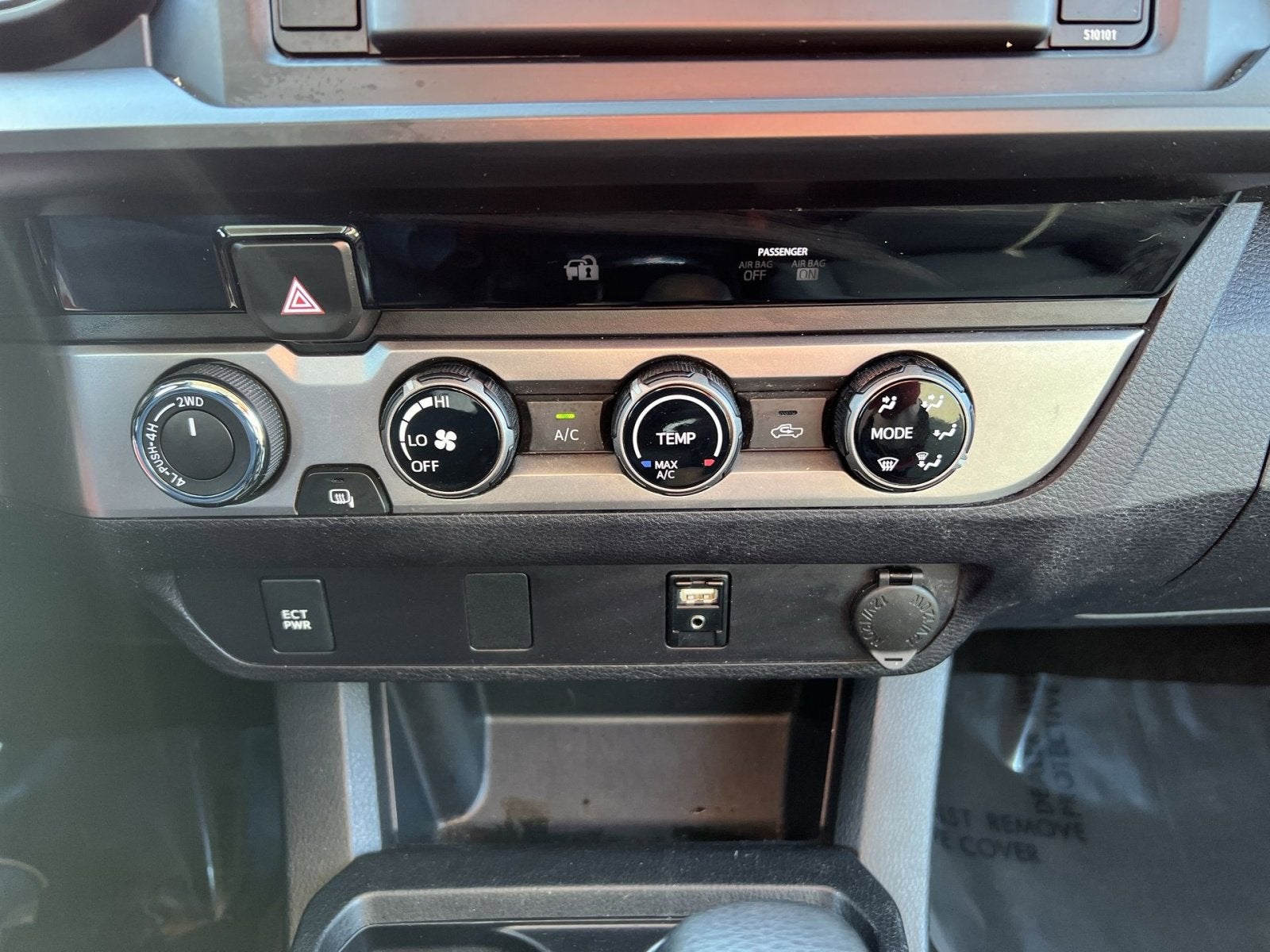 2017 Toyota Tacoma SR