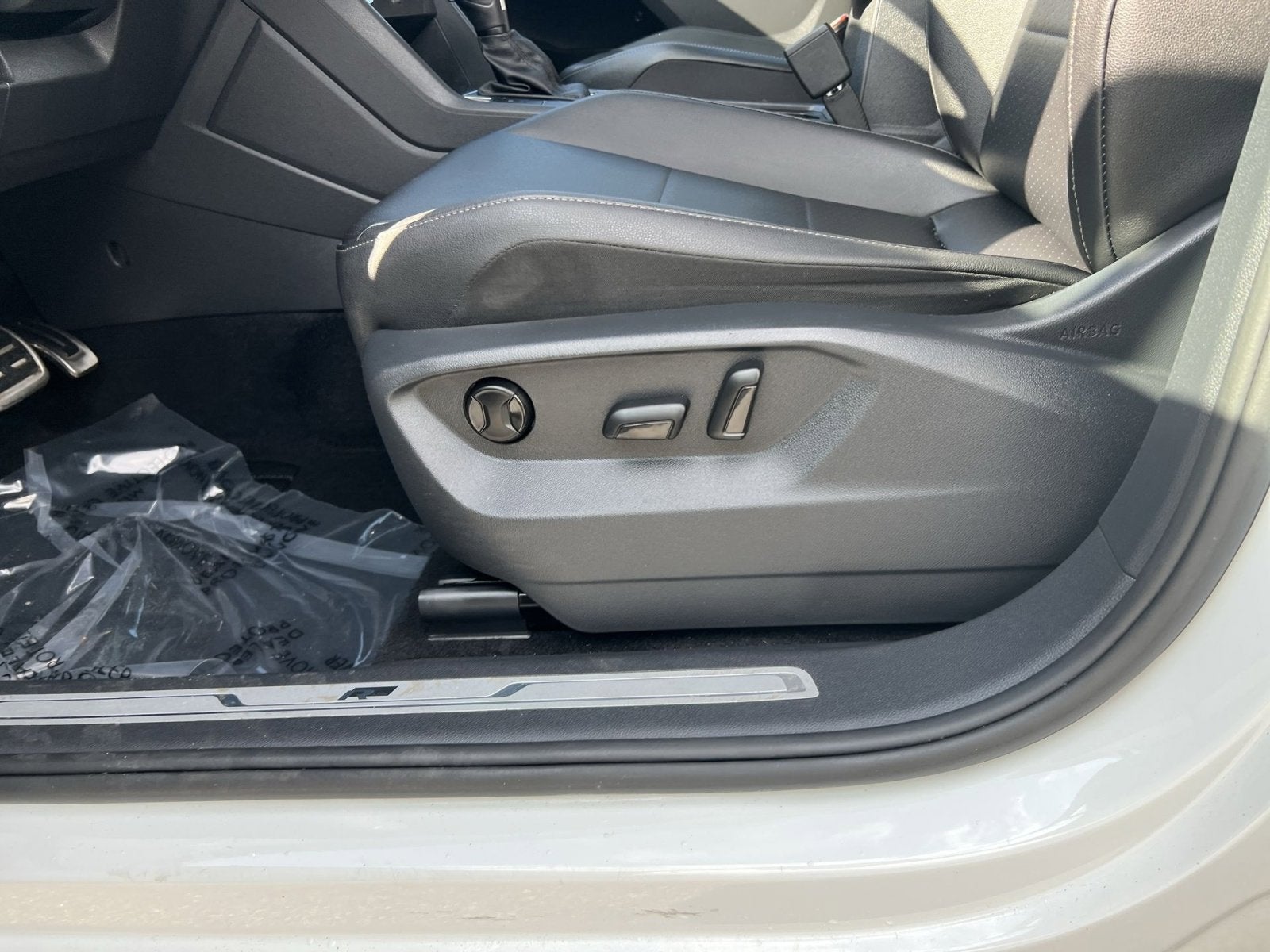 2020 Volkswagen Tiguan 2.0T SE R-Line Black