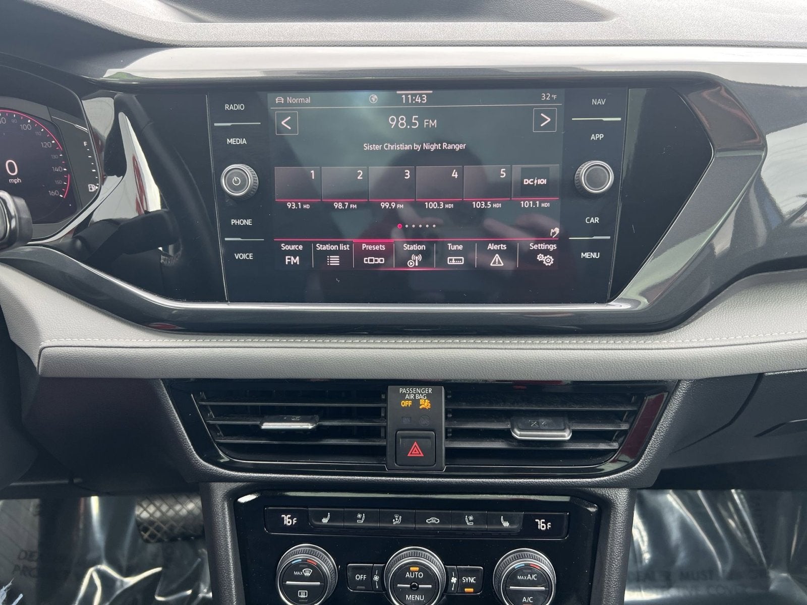 2024 Volkswagen Taos 1.5T SEL