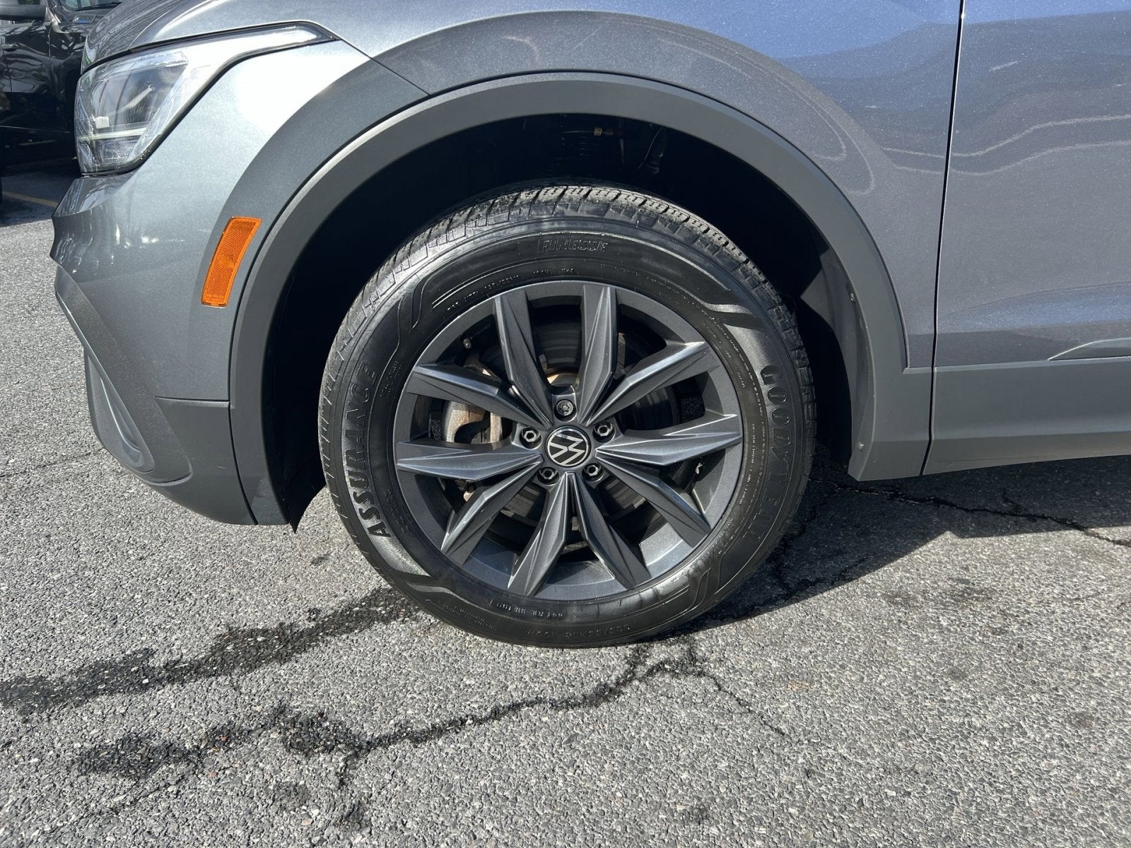 2023 Volkswagen Tiguan 2.0T SE