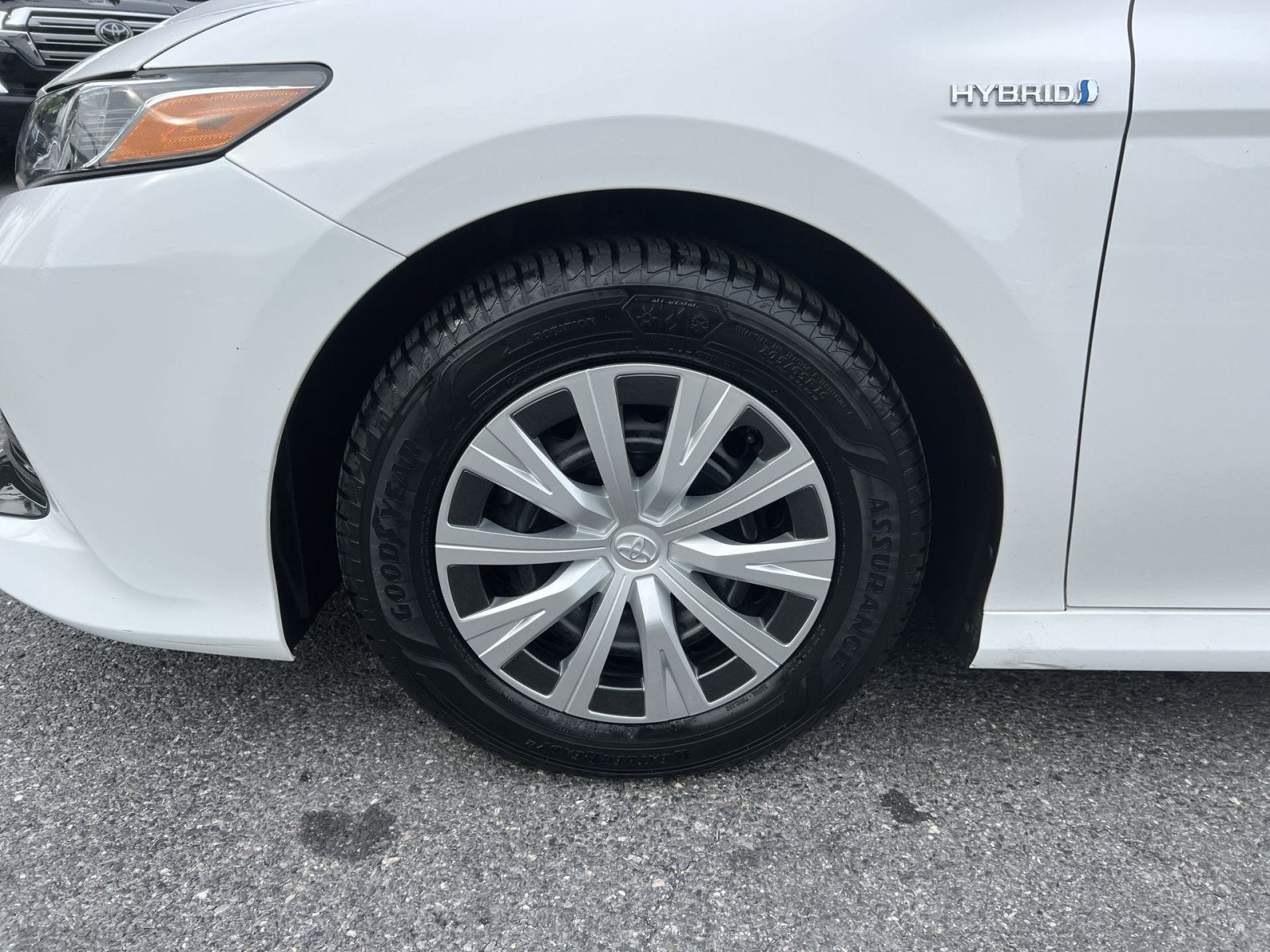2019 Toyota Camry Hybrid LE