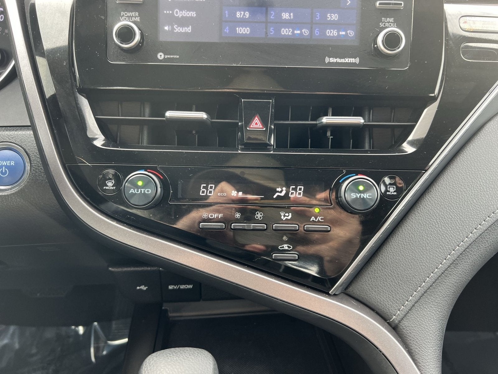 2024 Toyota Camry Hybrid LE