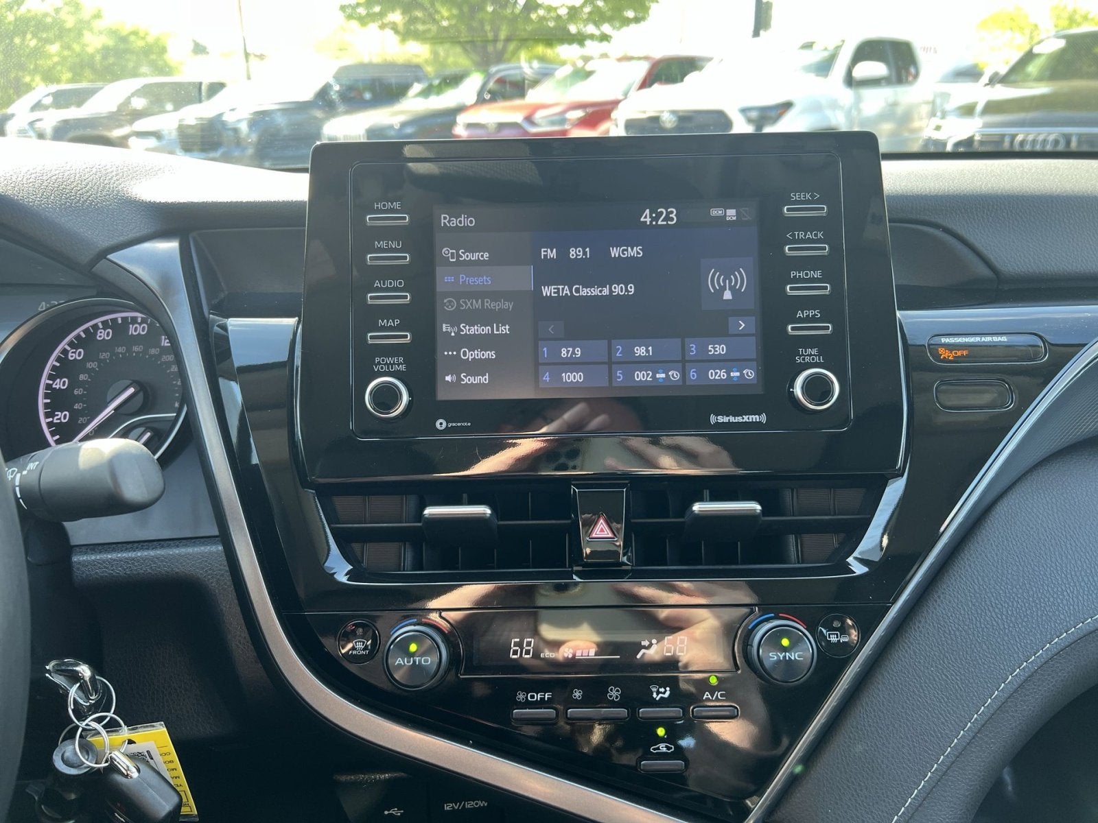 2024 Toyota Camry SE