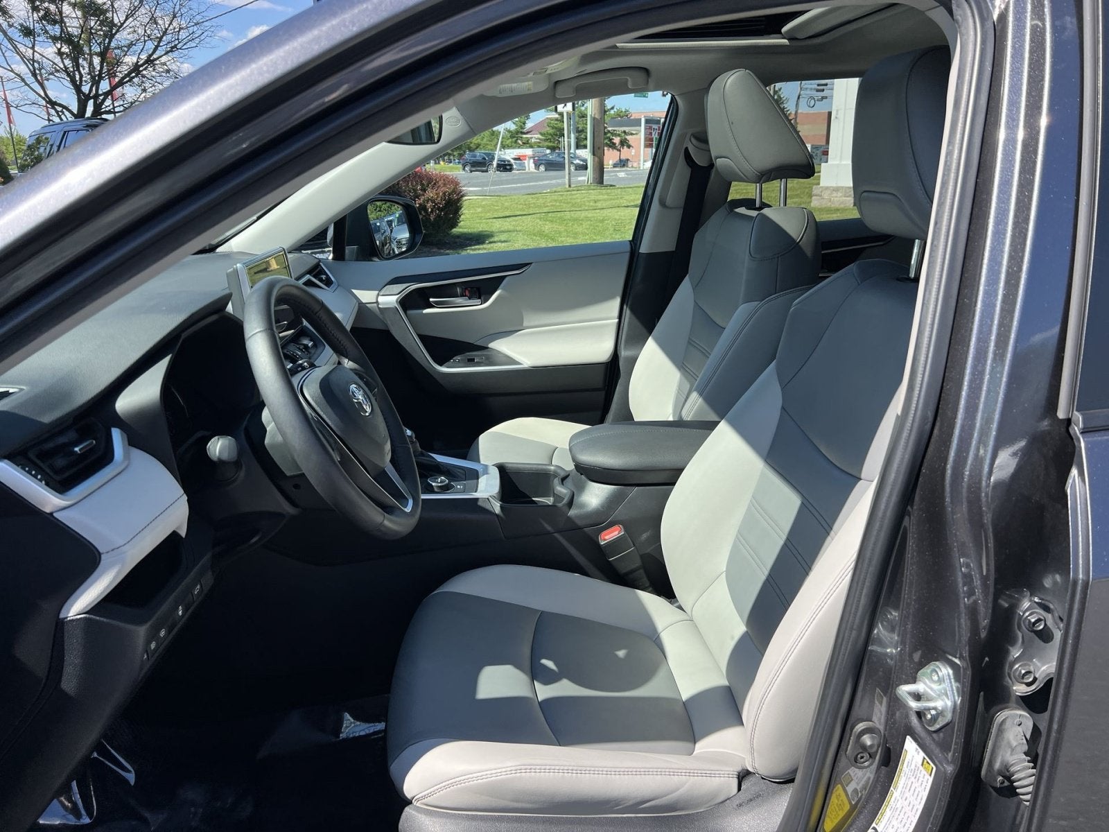 2023 Toyota RAV4 Hybrid XLE Premium