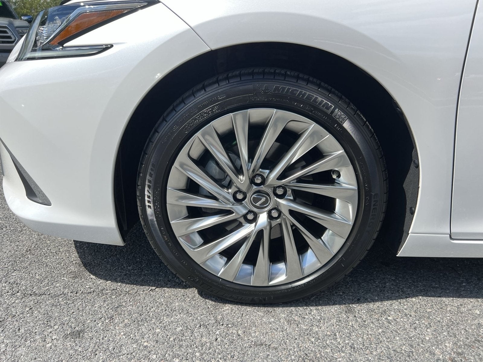 2022 Lexus ES 300h Luxury