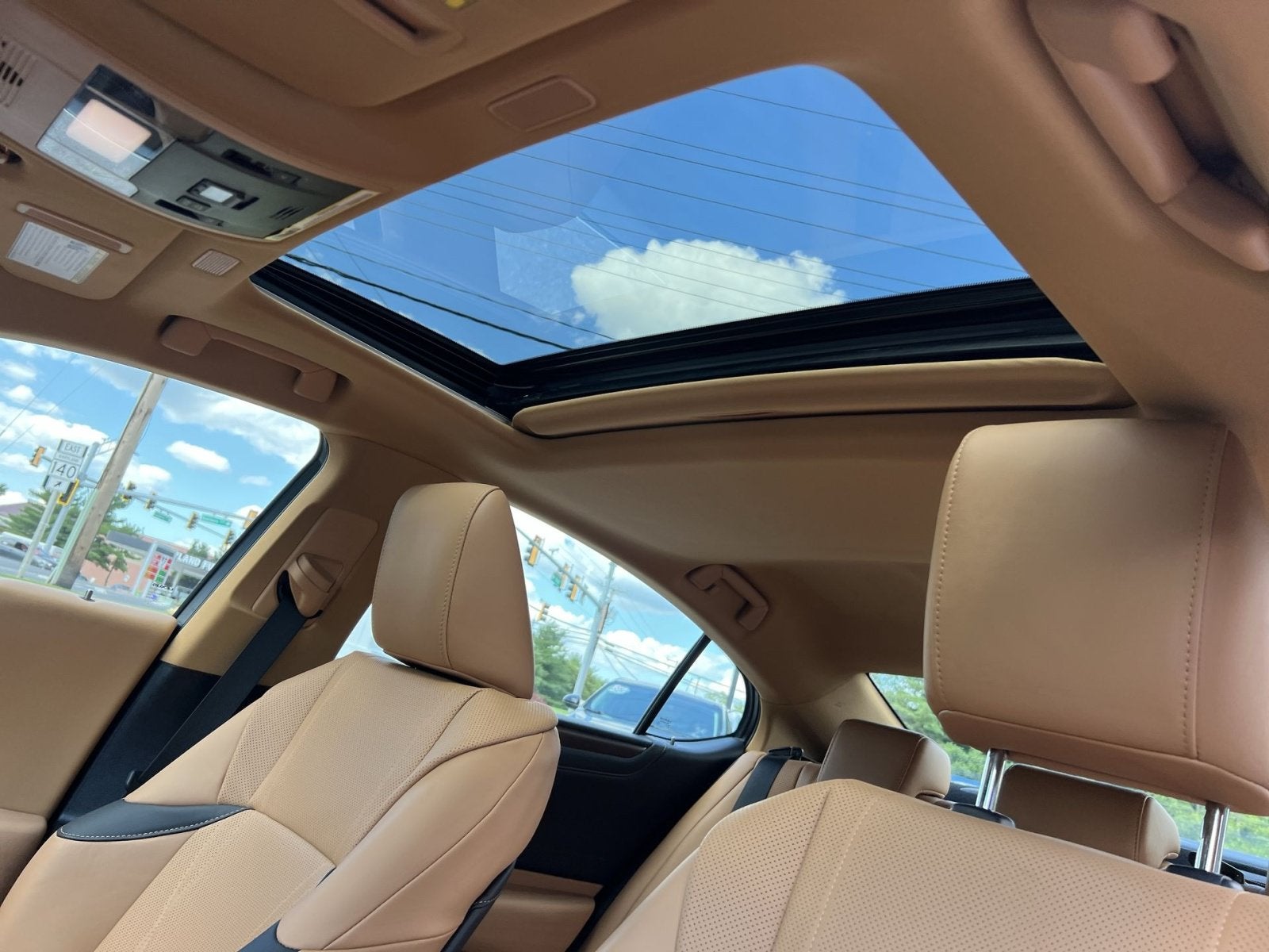 2022 Lexus ES 300h Luxury