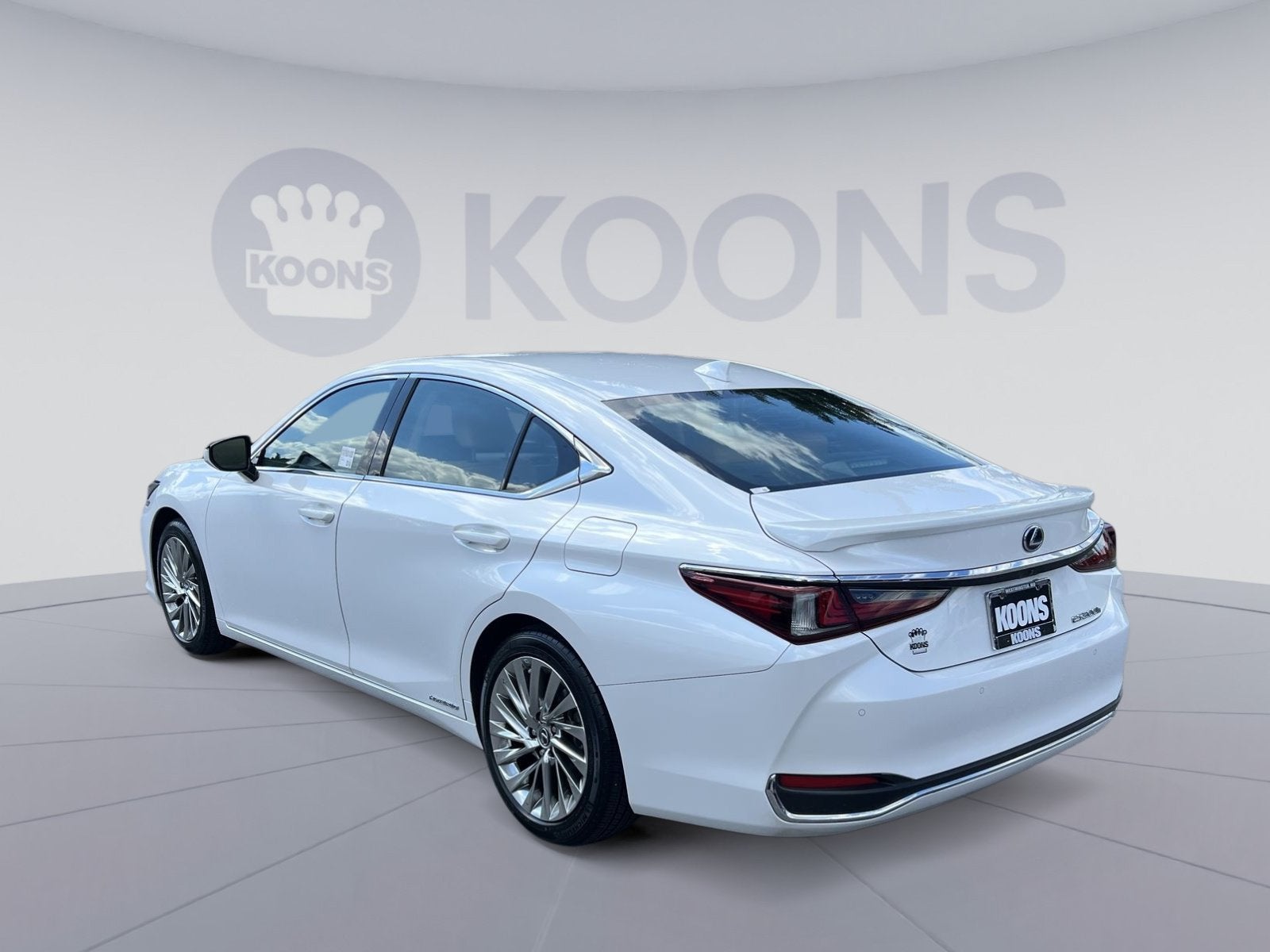 2022 Lexus ES 300h Luxury