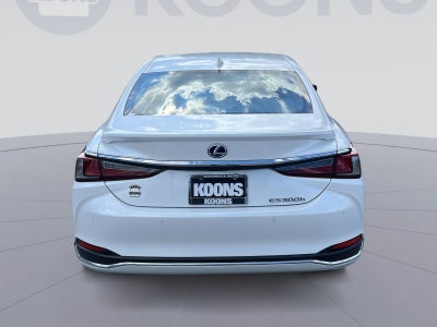 2022 Lexus ES 300h Luxury