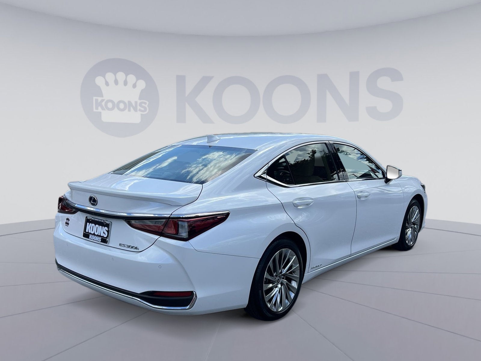 2022 Lexus ES 300h Luxury