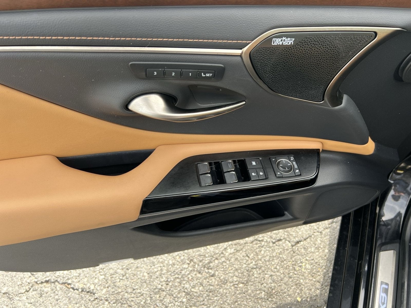 2024 Lexus ES 300h Ultra Luxury