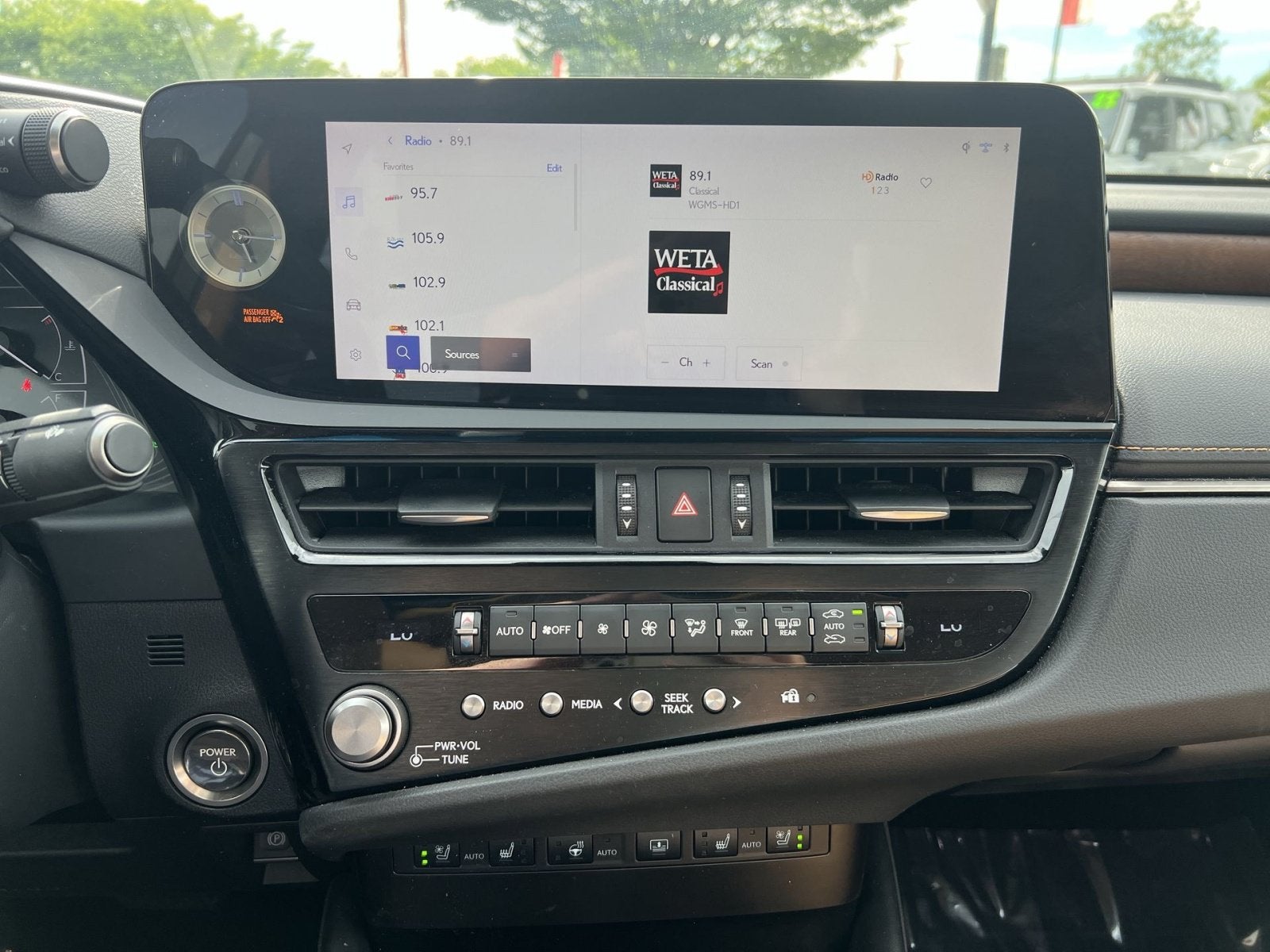 2024 Lexus ES 300h Ultra Luxury