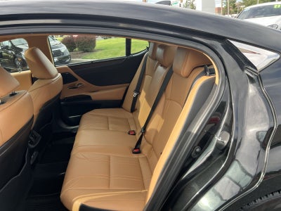 2024 Lexus ES 300h Ultra Luxury