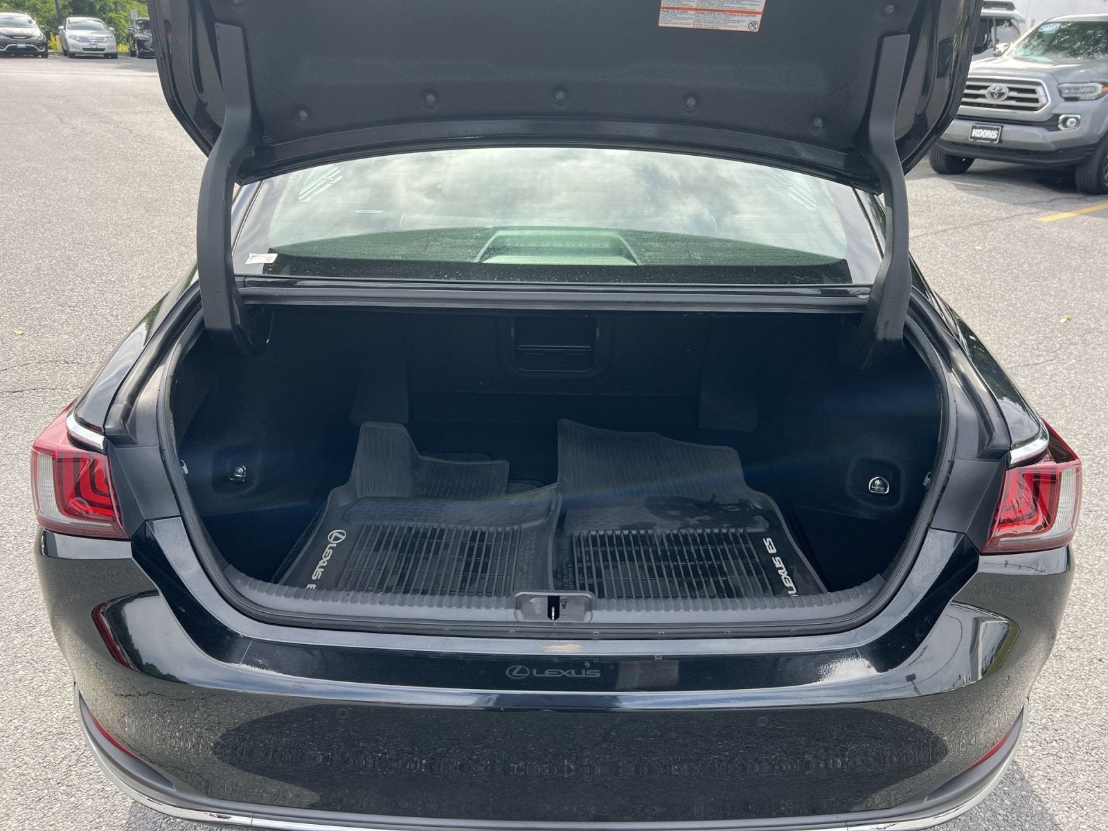 2024 Lexus ES 300h Ultra Luxury