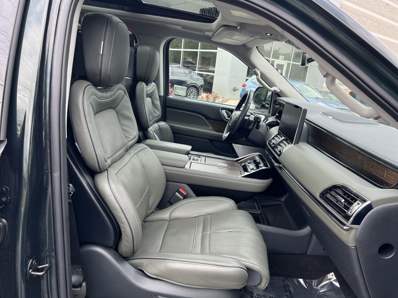 2024 Lincoln Navigator L Black Label