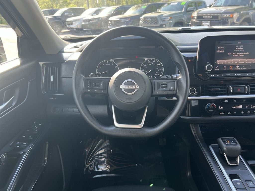 2022 Nissan Pathfinder S