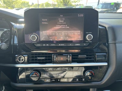 2022 Nissan Pathfinder S