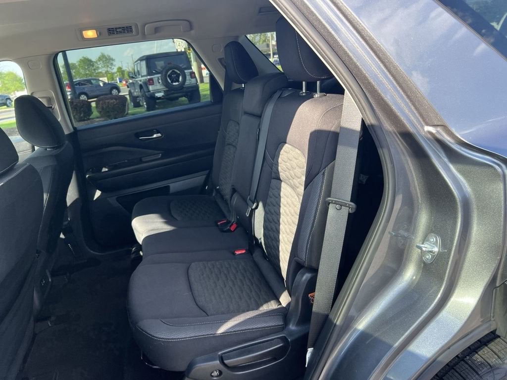 2022 Nissan Pathfinder S