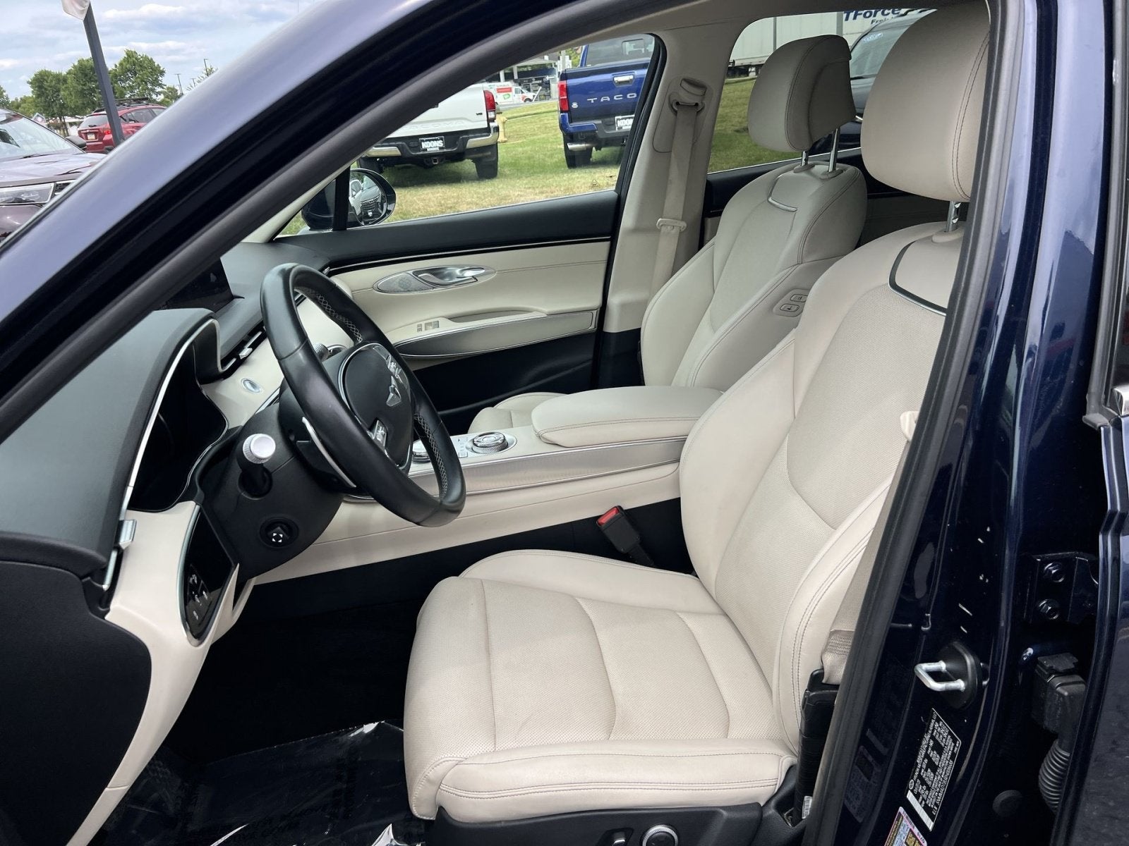 2024 Genesis GV70 2.5T