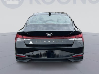 2023 Hyundai Elantra SE