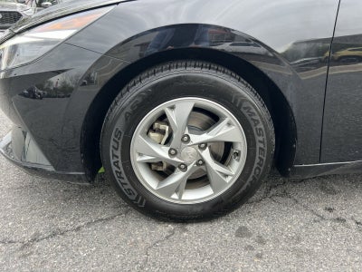 2023 Hyundai Elantra SE