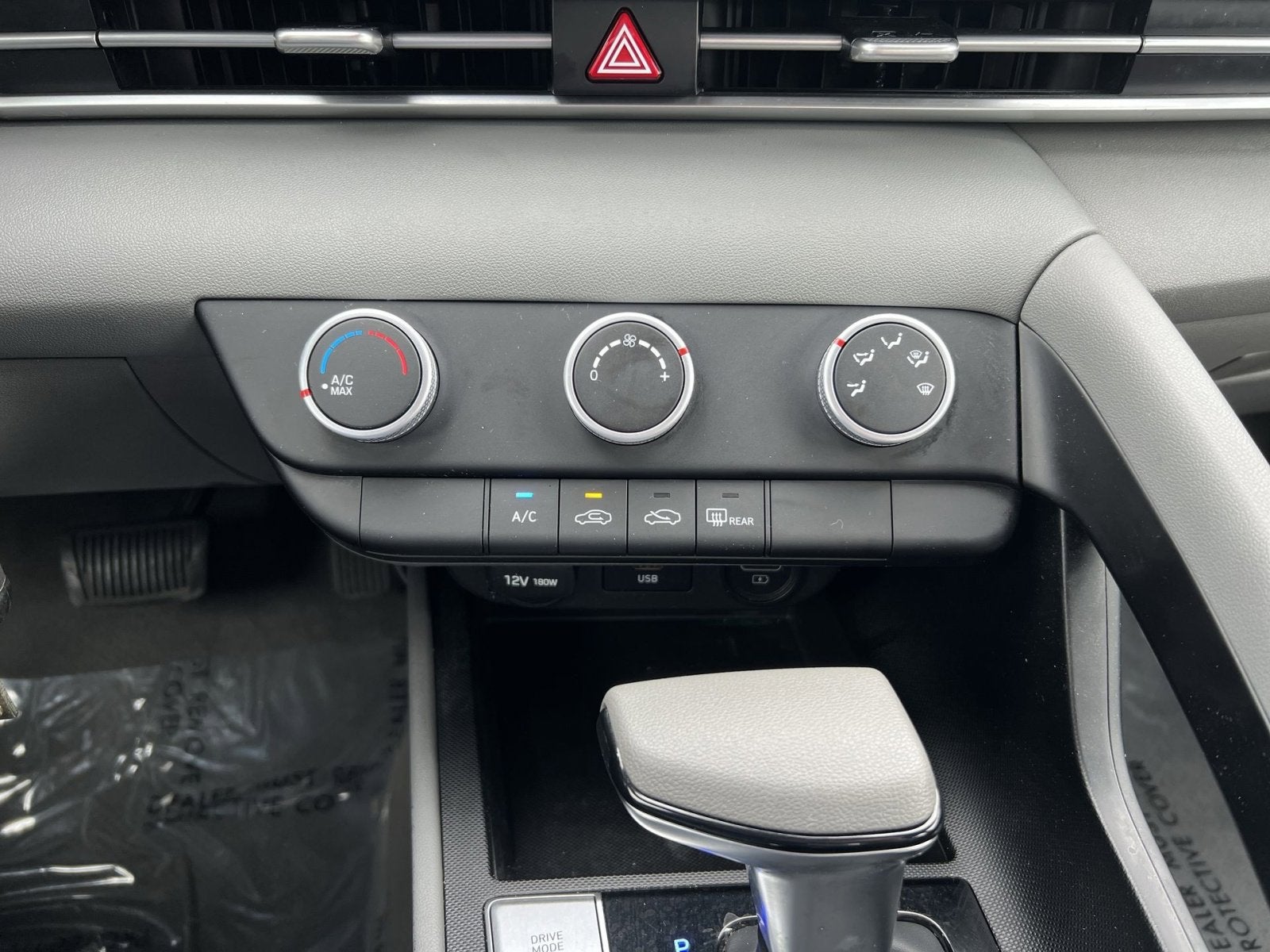 2023 Hyundai Elantra SE