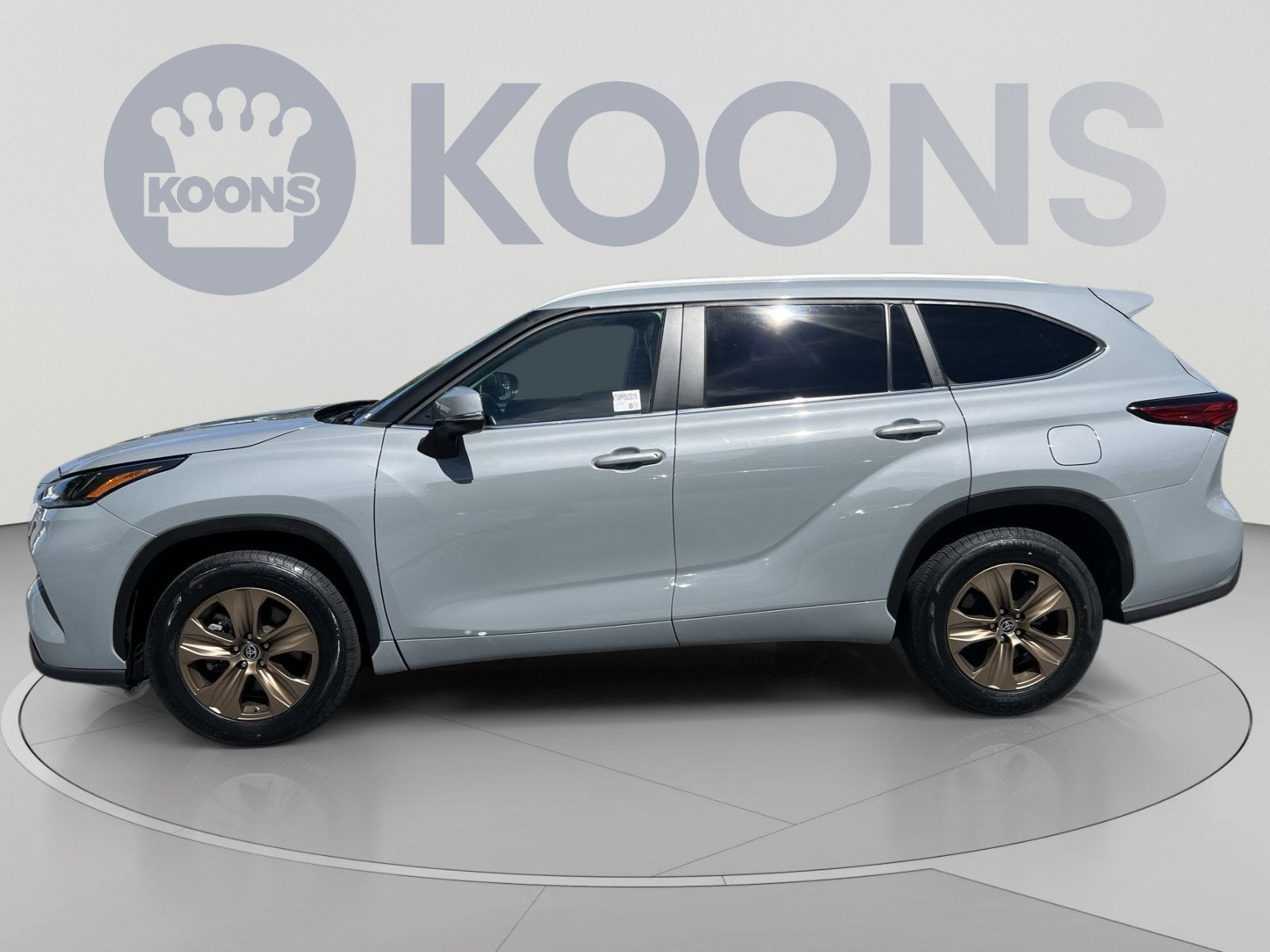 2023 Toyota Highlander Hybrid Bronze Edition