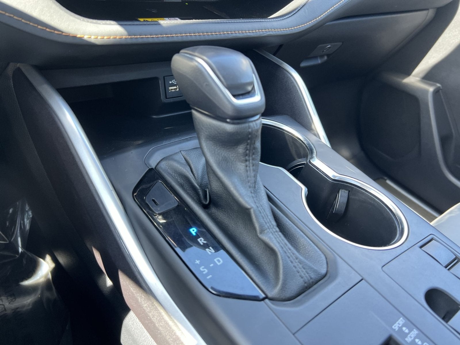 2023 Toyota Highlander Hybrid Bronze Edition