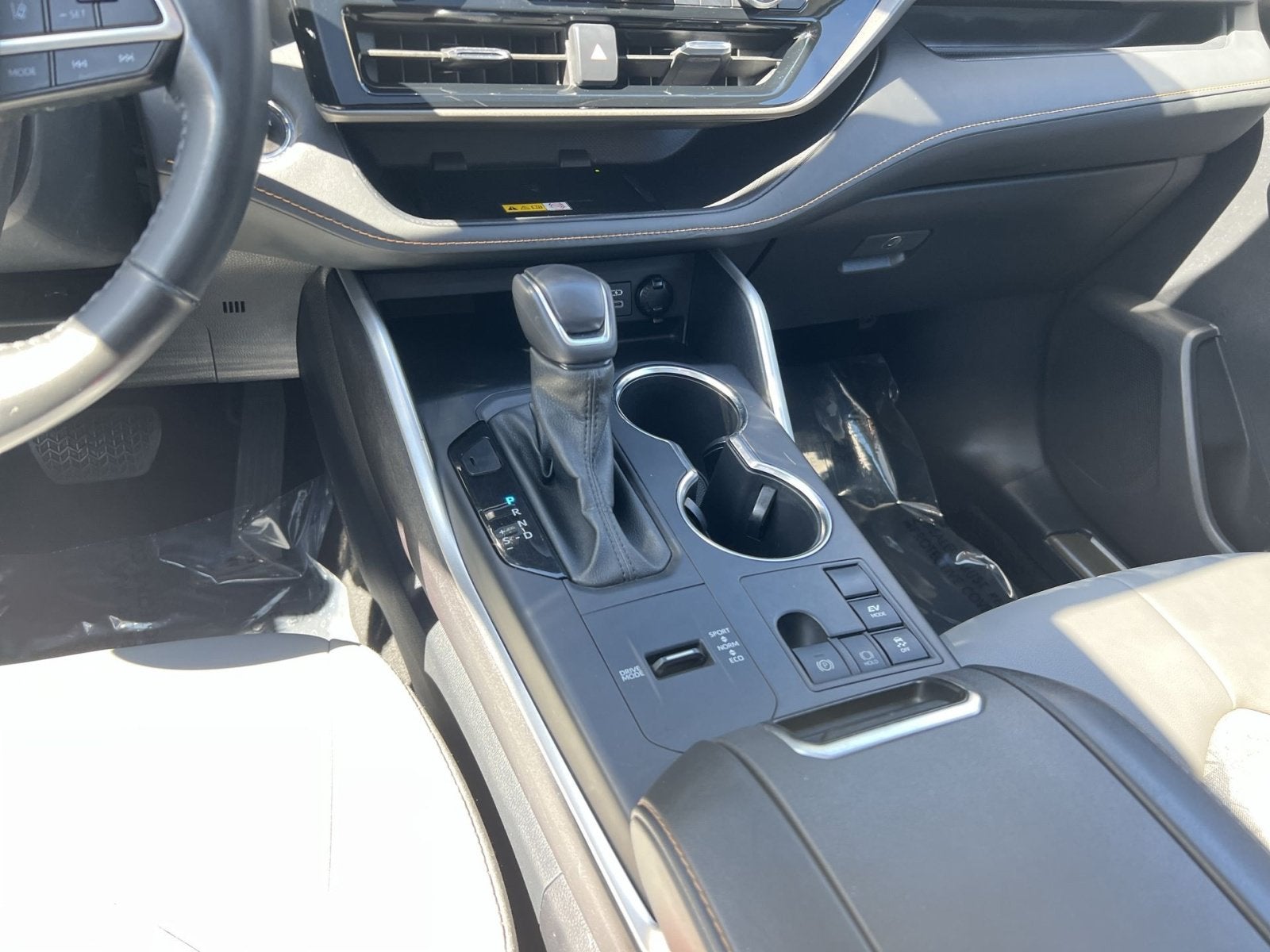 2023 Toyota Highlander Hybrid Bronze Edition