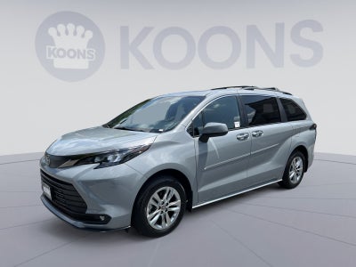 2022 Toyota Sienna Woodland Edition